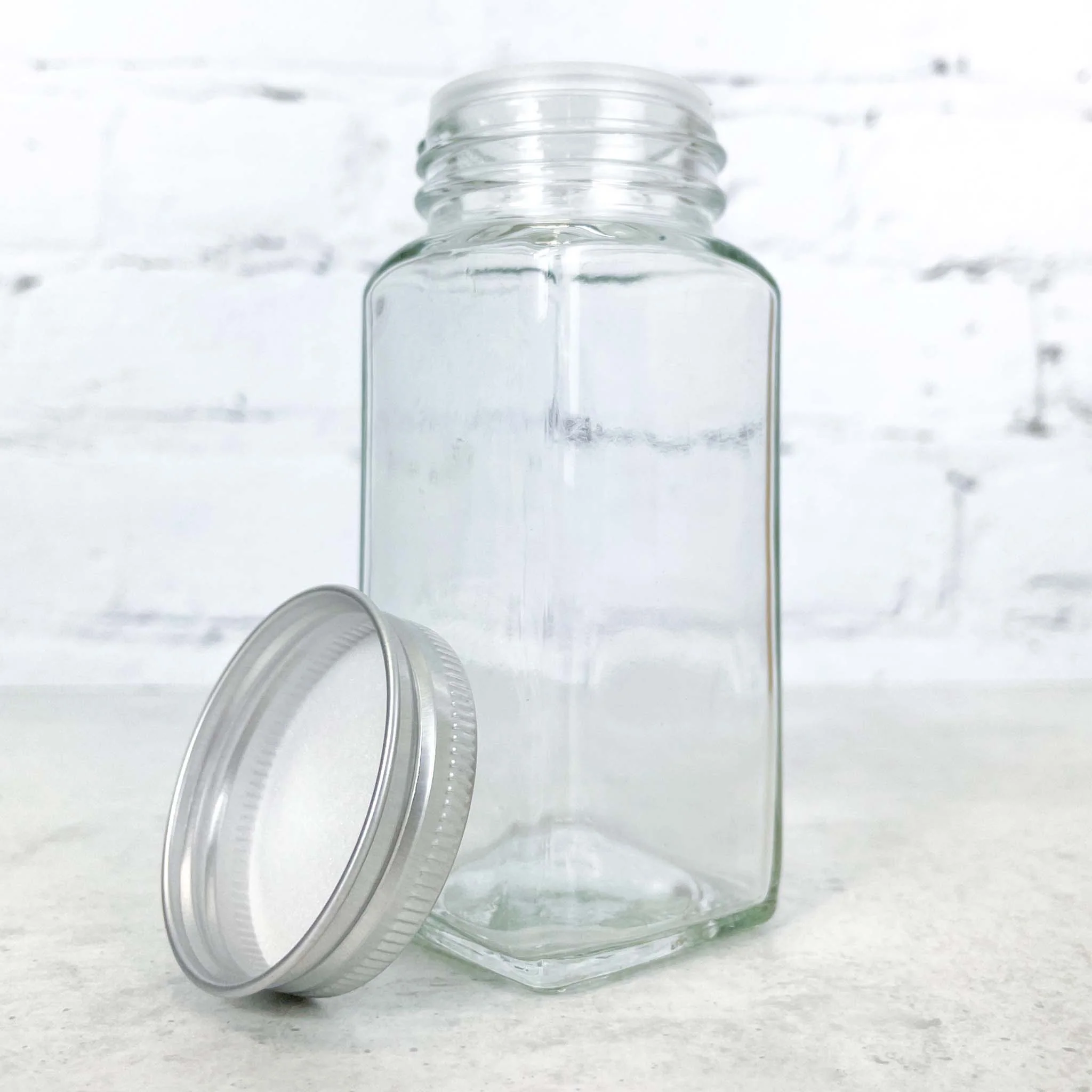 120ml Shaker Spice Jars with Silver Lid - Image 3